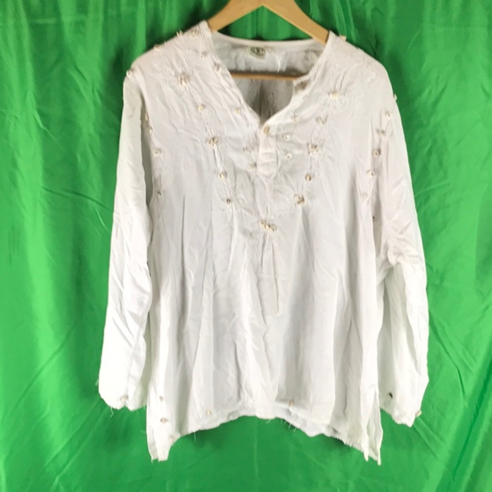 Women’s lolo size medium